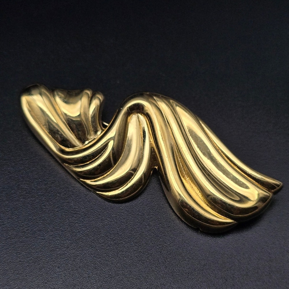 Gold Tone Swirl Ribbon Brooch Vintage Costume Jewelry